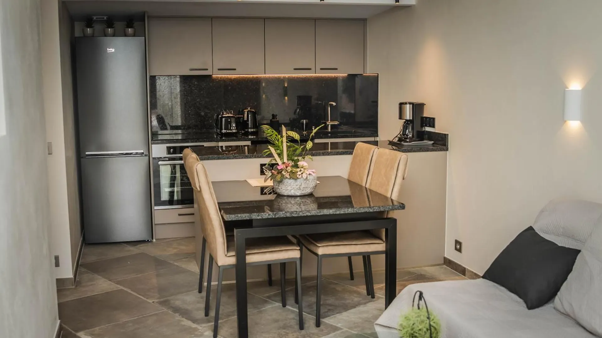 بورم لي ميموزا Villa Nais B&B فندق مبيت وإفطار