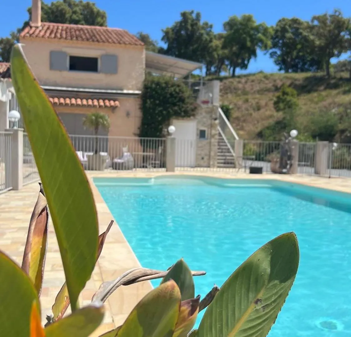 *** فندق مبيت وإفطار بورم لي ميموزا Villa Nais B&B فرنسا