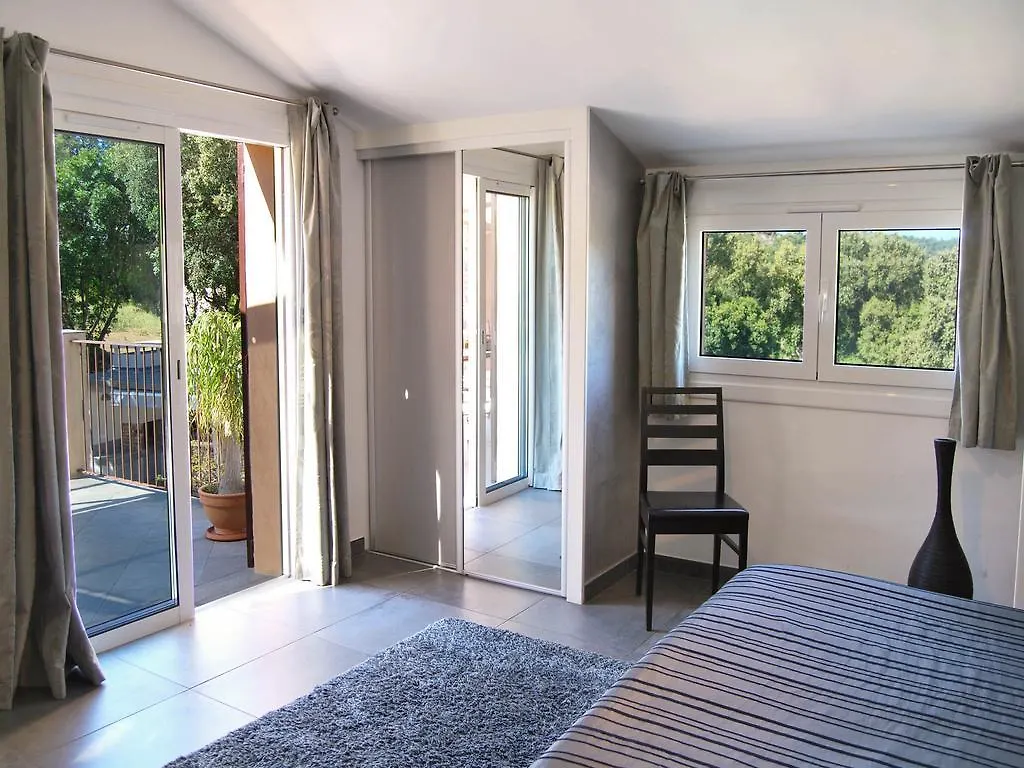 Villa Nais B&B Bormes-les-Mimosas Bed & Breakfast